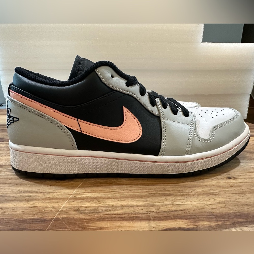 Air Jordan 1 Low Grey Fog Bleached Coral Men Size 9 / 10.5 Wmns